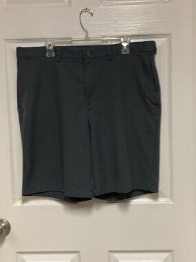 Men's golf shorts by COOL 18 PRO brand charcoal gray sze 38 great condition